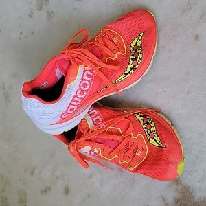 Saucony racing fast twitch running shoe